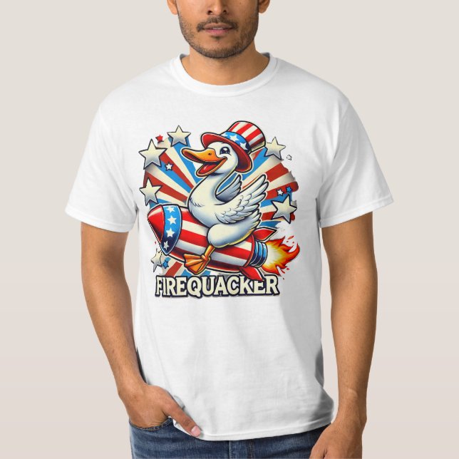 Camiseta FIREQUACKER - Gracioso ganso patriótico en un cohe (Anverso)