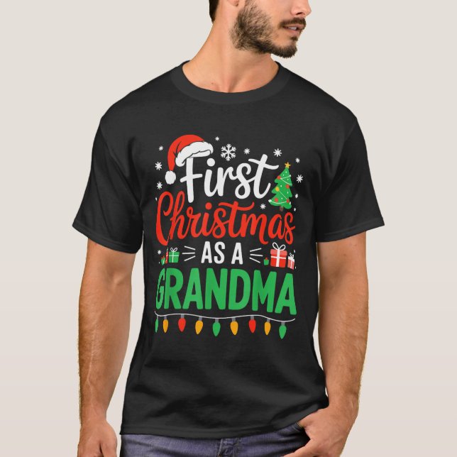Camiseta First Christmas As A Grandma Matching New Nana Gra (Anverso)