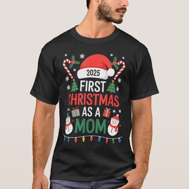 Camiseta First Christmas As A Mom 2025 Family Matching Holi (Anverso)