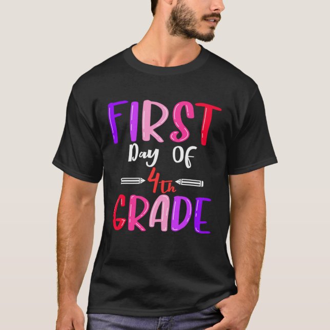 Camiseta First Day Of 4th Grade Back To School Students Fou (Anverso)