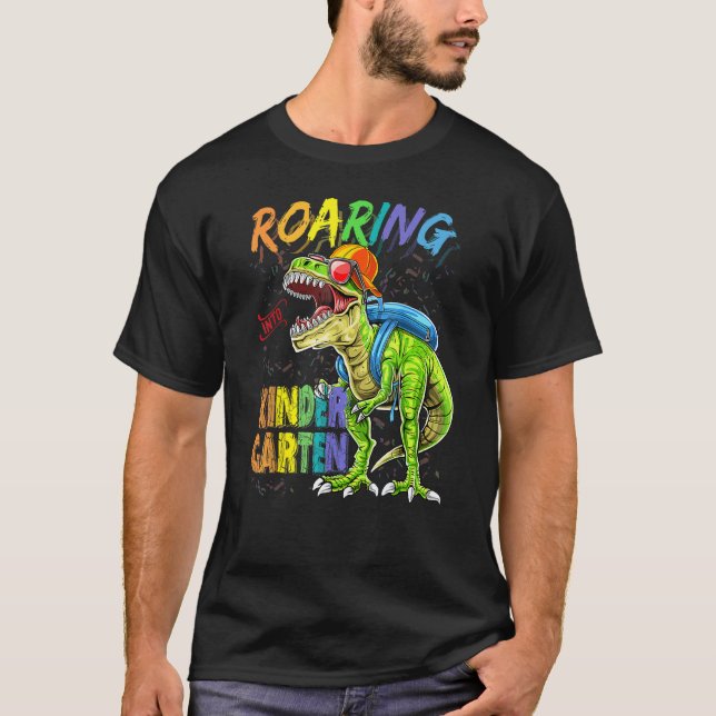 Camiseta First Day Of Kindergarten Dinosaur Roaring Into Ki (Anverso)