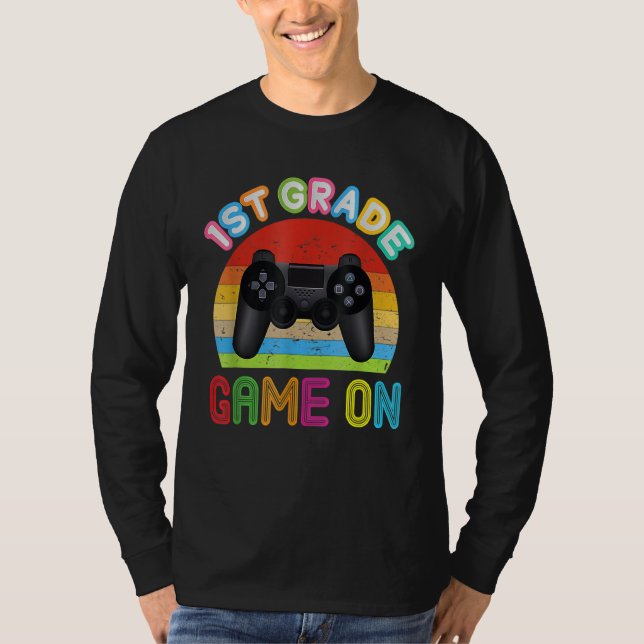 Camiseta First Grade Back To School Video Gamer Game On 1st (Anverso)