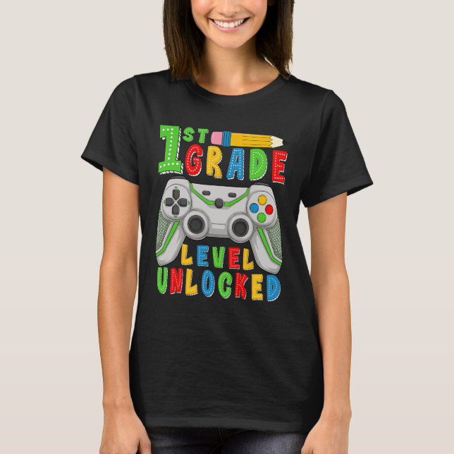 Camiseta First Grade Level Unlocked Ck To School Gamer Boys (Anverso)