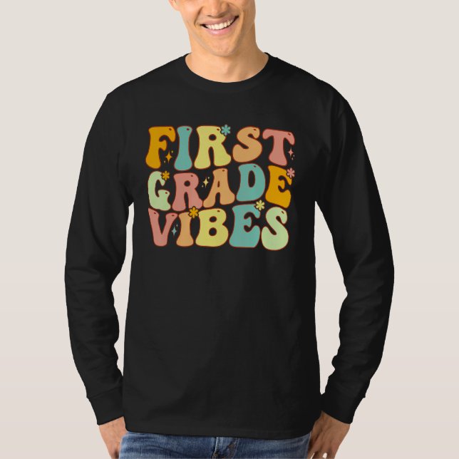 Camiseta First Grade Vibes Groovy First Day Of 1st Grade Te (Anverso)
