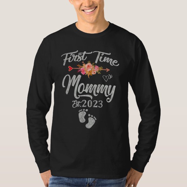 Camiseta First Time Mommy 2023 Mother s Day Soon To Be Mom  (Anverso)