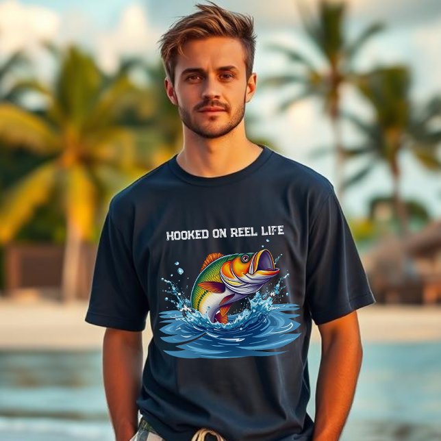 Camiseta Fish-Hooked en Reel Life (Hooked on Reel Life-Fisherman Core-Fish out of Water-Mens T Shirt-Beach-Summer-Surfer-Fisherman)