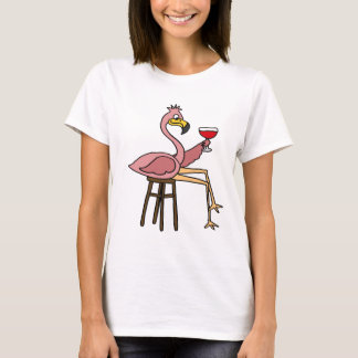 Camiseta Flamenco rosado divertido que bebe el vino rojo