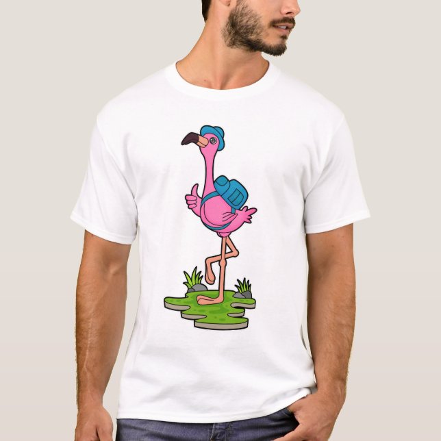 Camiseta Flamingo como excursionista con mochila (Anverso)