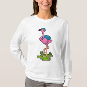 Camiseta Flamingo como excursionista con mochila