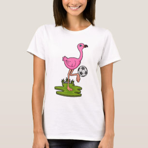 Camiseta Flamingo como jugador de fútbol con fútbol