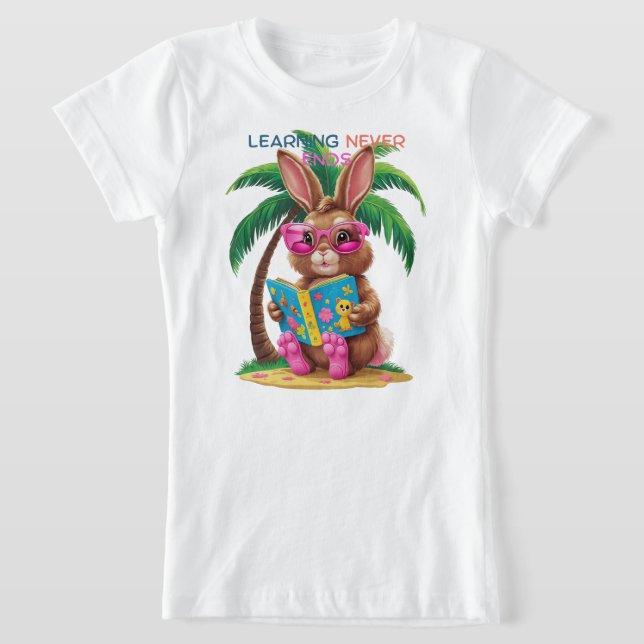 Camiseta 🐰👓📖 Flip-Flops & Fiction – Bunny Edition (Distribución)