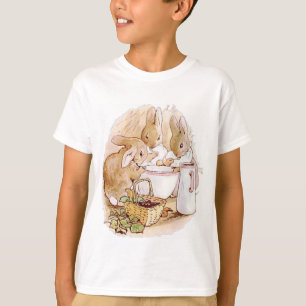 Camiseta Flopsy, Mopsy, y el conejo de rabo blanco cenaban