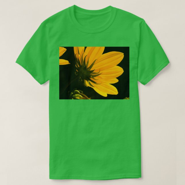 Camiseta Flor amarilla detrás (Diseño del anverso)