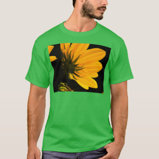 Camiseta Flor amarilla detrás