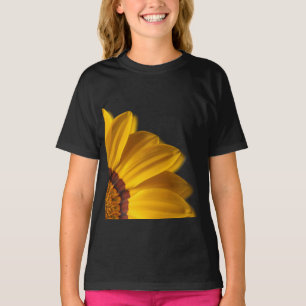 Camiseta Flor amarilla sobre fondo negro