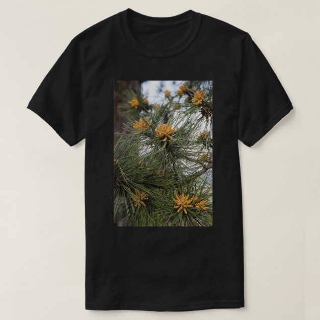 Camiseta Flor de rama masculina del pinar austríaco (Diseño del anverso)