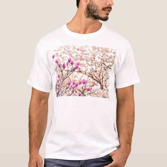 Camiseta Flor Primaria de Magnolias Púrpuras y Florecientes (Anverso)