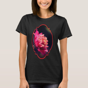 Camiseta Flor Roja En Luz Solar