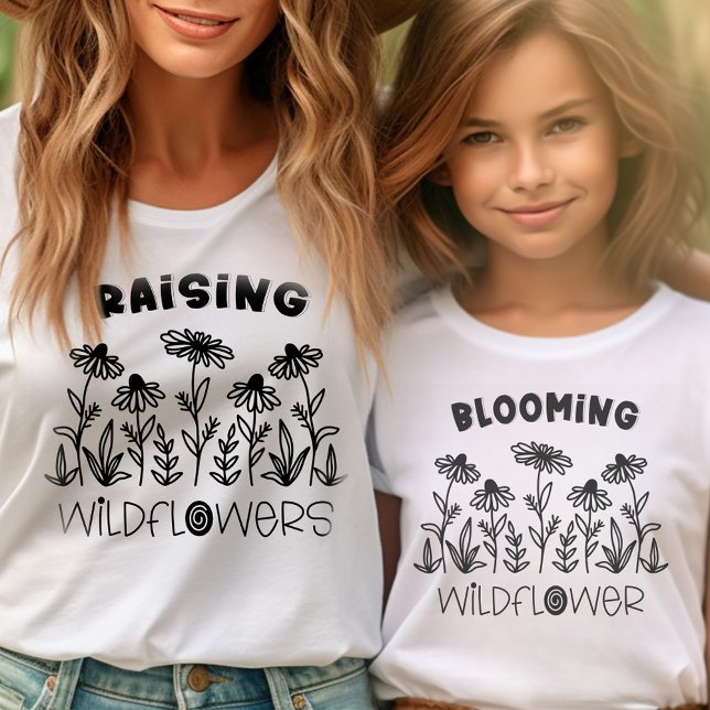 Camiseta Flor silvestre floreciente blanco negro mami me (Mommy and Me tees with black and white wildflower design .. mom and kid shirts sold separately)