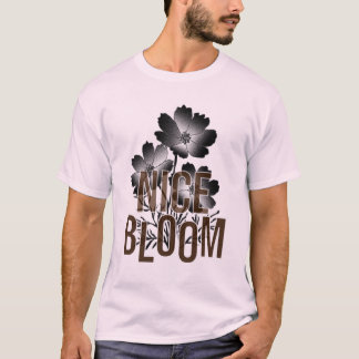 Camiseta Floral Bloom T-Shirt – Nature Inspired Modern Typo