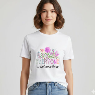 Camiseta Floral Bordada Camiseta Inclusiva