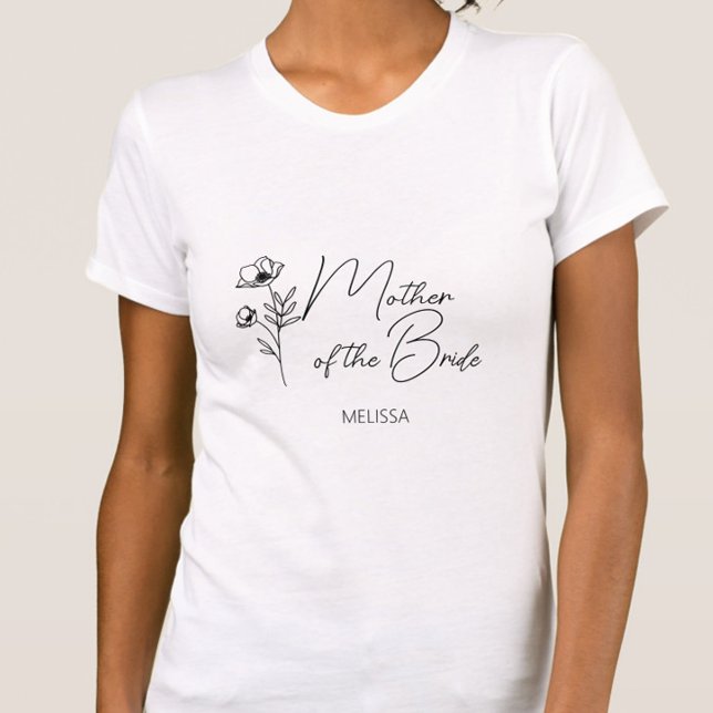 Camiseta Floral madre personalizada del novio de la novia (Mother of the Bride Shirt with Name, Wildlflower Floral Script Calligraphy, Wedding Party Gifts)