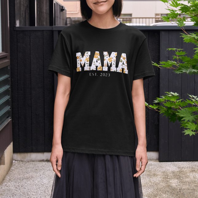 Camiseta Floral Mama EST Custom Gift for Mom (Subido por el creador)
