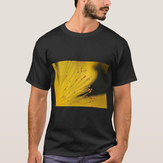 Camiseta Florales vibrantes (Anverso)