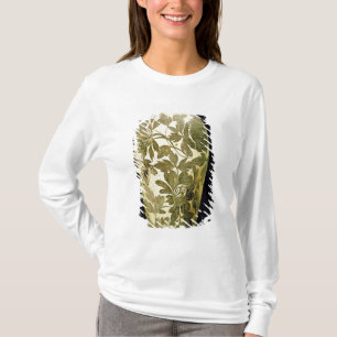 Camiseta Florero de Mei P'ing con una decoración floral
