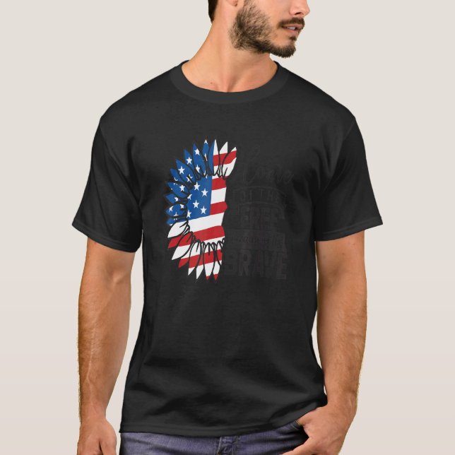 Camiseta Flores 4 De Julio Celebración Tee Gráfico Valiente (Anverso)