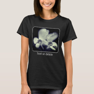 Camiseta Flores de cornejo en blanco y negro