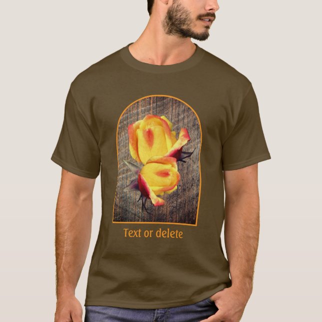Camiseta Flores de Rosa Amarilla en Tabla de Granero (Anverso)