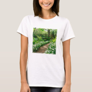 Camiseta Flores   Flores silvestres blancas en el bosque