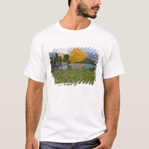 Camiseta Flores silvestres a lo largo del lago Swiftcurrent