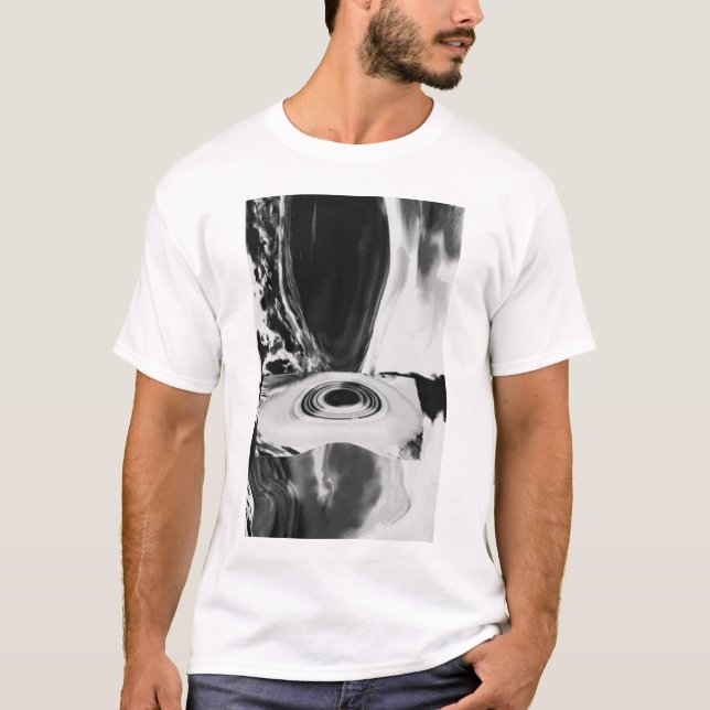 Camiseta Flotación en un océano cósmico (Anverso)