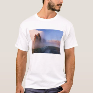 Camiseta Fly Geyser con Granite Range coronada de nieve