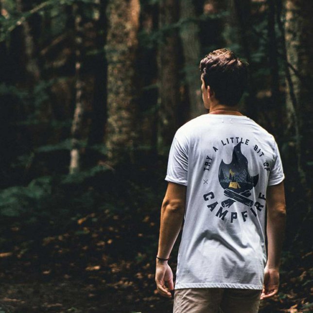 Camiseta Fogata de camping de Guay bajo las montañas Stars (Campifire Bonfire Camping Lover T-Shirt)