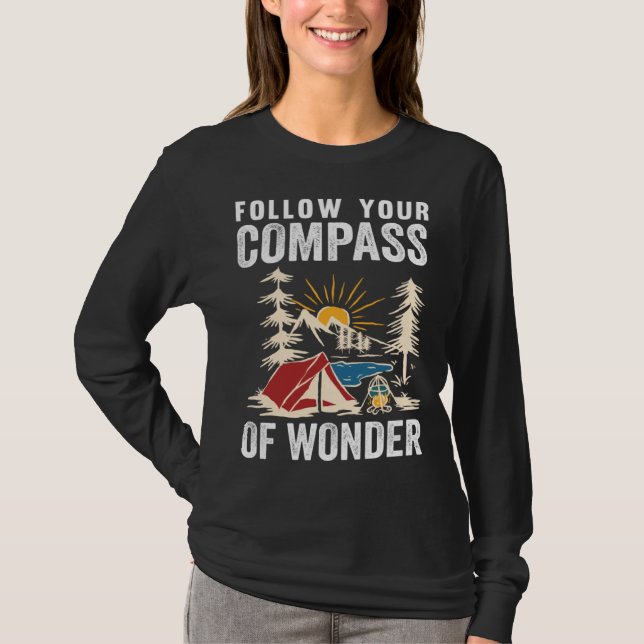 Camiseta Follow Your Compass Of Wonder Camping (Anverso)