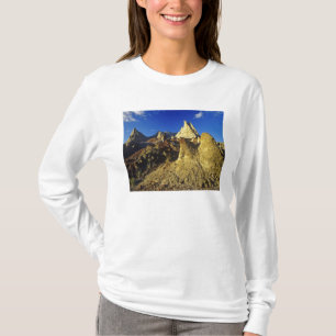 Camiseta Formaciones de Badlands en el Parque Provincial Di
