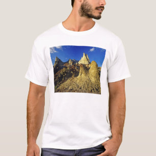 Camiseta Formaciones de Badlands en el Parque Provincial Di
