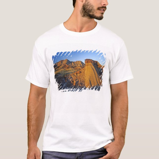 Camiseta formaciones de Badlands en el Parque Provincial Di (Anverso)