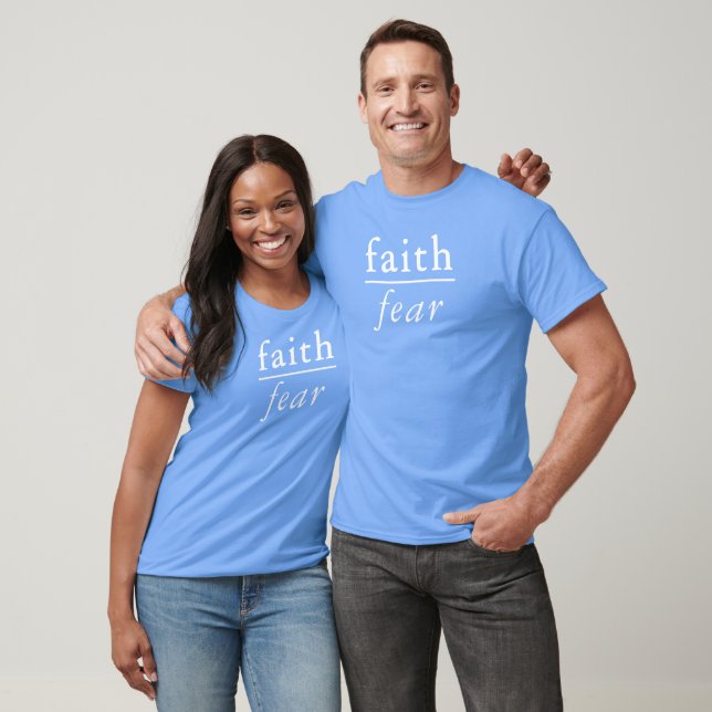 Camiseta Fórmula Matemática Fe Sobre Miedo (Unisexo)