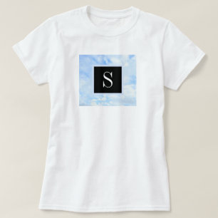 Camiseta Foto de cielo azul claro nublado con un solo inici