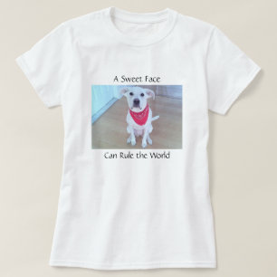 Camiseta Foto de Perro Blanco lindo con cara dulce