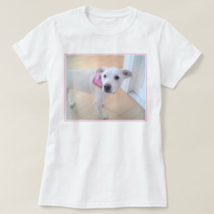 Camiseta Foto de Perro Cachorro con cara dulce mirando haci