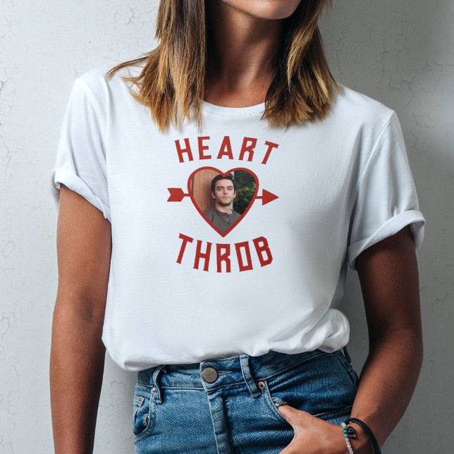 Camiseta Foto de un novio de Valentine Heart Throb (Personalize this t-shirt with a boyfriends photo. Makes a fun and romantic Valentine's gift for her.)