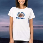 Camiseta Foto del Fiesta de Lady's Hen<br><div class="desc">Para celebrar a un Fiesta de Hen. ¡Diseñado para alguien que tiene un "Fiesta de Hen"! Camiseta de dama con tu foto,  elección de nombre y redacción fiesta. Camiseta Fiesta Hen. Añada el nombre de la persona cuyo fiesta es,  y también su fotografía. Camiseta de Bachelorette Party.</div>