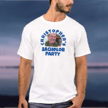 Camiseta Foto del partido del soltero del hombre<br><div class="desc">Para celebrar una fiesta de solteros. ¡Diseñado para alguien que está teniendo una "Bachelor Party"! Camiseta masculina con tu foto,  elección de nombre y redacción fiesta. Camiseta del partido del soltero. Añada el nombre de la persona cuyo fiesta es,  y también su fotografía. Camiseta del partido del soltero.</div>