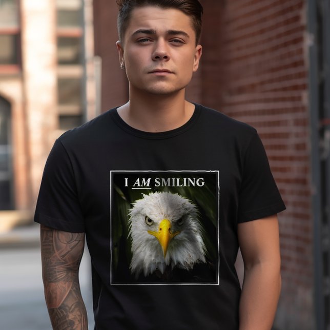 Camiseta Foto divertida de águila gruñona sonriendo (Subido por el creador)