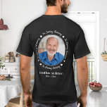 Camiseta Foto personalizado En La Caminata Conmemorativa De<br><div class="desc">Honra a tu ser querido con una camiseta conmemorativa de fotos personalizado. Este único recuerdo es el regalo perfecto para que usted, su familia o amigos rindan homenaje a su ser querido. Esperamos que tu camiseta conmemorativa te traiga paz, alegría y recuerdos felices. Cita "En la memoria amorosa". Personalizar con...</div>
